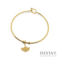 Bracciale bangle in acciaio color oro con foglia di ginkgo biloba