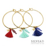 Bracciale bangle in acciaio color oro con ciondolo pesce e nappina