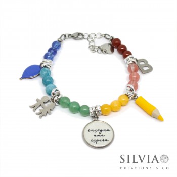 Bracciale con pietre dure arcobaleno ciondolo Insegna ama ispira e charms