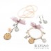 Bracciale elastico a tema Alice con cristalli, biscotto "eat" e charms