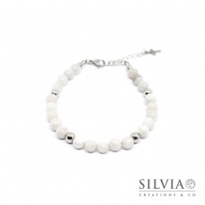 Bracciale uomo con perle di agata bianca da 6 mm e chiusura a moschettone
