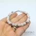 Bracciale uomo con perle di agata bianca da 6 mm e chiusura a moschettone
