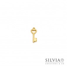 Charm a forma di chiave con cuore oro opaco in zama 20x7 mm