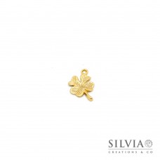 Charm a forma di quadrifoglio oro opaco in zama 19x13 mm