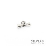 Charm pergamena con scritta "graduate" argento antico 22x13 mm