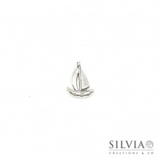 Charm a forma di barca a vela argento antico in zama 19x13 mm