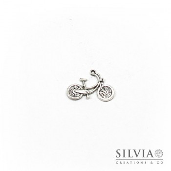 Charm a forma di bicicletta argento antico in zama 26x18 mm