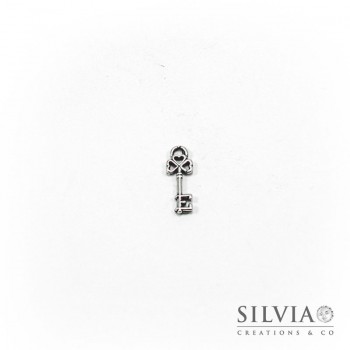 Charm a forma di chiave argento antico in zama 20x8 mm
