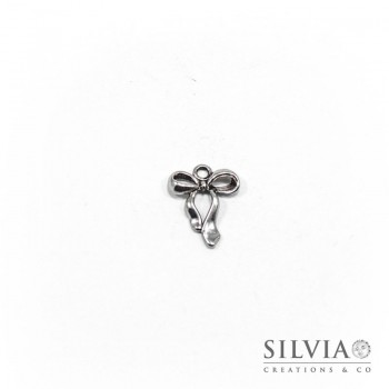 Charm a forma di fiocco argento antico in zama 22x18 mm