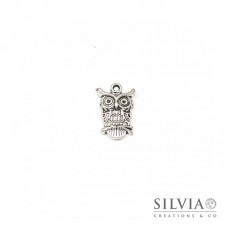 Charm a forma di gufo argento antico in zama 23x15 mm