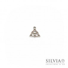 Charm a forma di nodo celtico argento antico in zama 17x15 mm