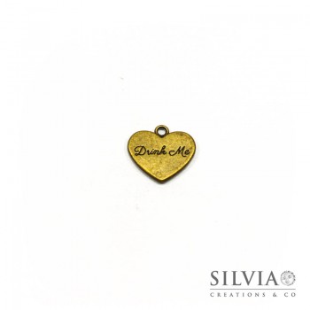 Charm a forma di cuore "drink me" bronzo in zama 21x19 mm