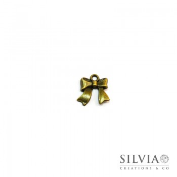Charm a forma di nastro a fiocco bronzo in zama 18x16 mm