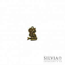 Charm a forma di gufo su ramo bronzo in zama 22x15 mm