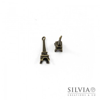 Charm a forma di Tour Eiffel bronzo in zama 24x8 mm