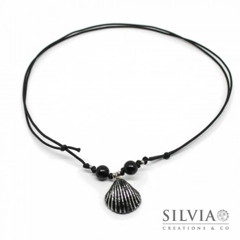 Collana cordino cerato con conchiglia nera e argento