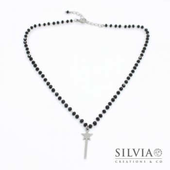 Collana girocollo catena acciaio con cristalli neri e ciondolo bacchetta magica