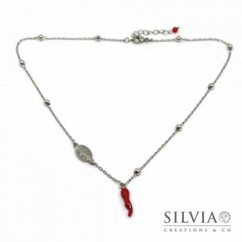 Collana girocollo catena acciaio con cornetto rosso e charm madonna