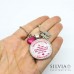 Collana lunga con frase per ringraziare la maestra colore fucsia