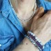 Bracciale uomo con perle di agata bianca da 6 mm e chiusura a moschettone