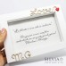 Cornice con scritta love e iniziali