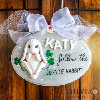 Decorazione targhetta ovale di legno personalizzata con cane gatto o coniglio