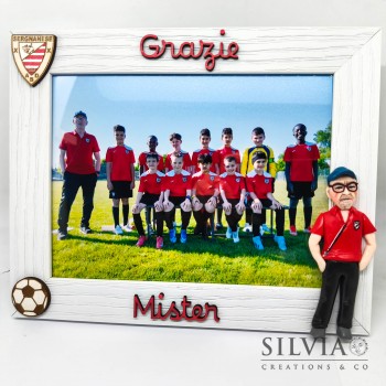 Cornice personalizzata con personaggio in miniatura nome e oggetti aggiuntivi Cornice personalizzata con personaggio in miniatura nome e oggetti aggiuntivi