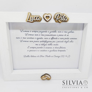 Cornice personalizzata con nomi in legno e fiori Cornice personalizzata con nomi in legno e fiori