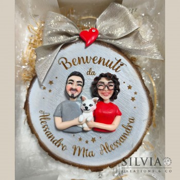 Decorazione targhetta disco di legno con mezzo busto di uno o più personaggi