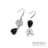 Orecchini pendenti con ragno ragnatela e gocce Orecchini pendenti con ragno ragnatela e gocce