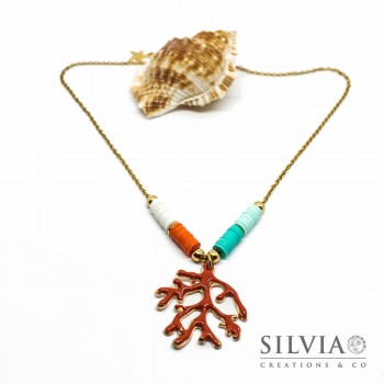 Collana girocollo catena con perline heishi colorate e rametto corallo