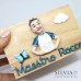 Portamatite di legno con personaggio in miniatura e nome Portamatite di legno con personaggio in miniatura e nome