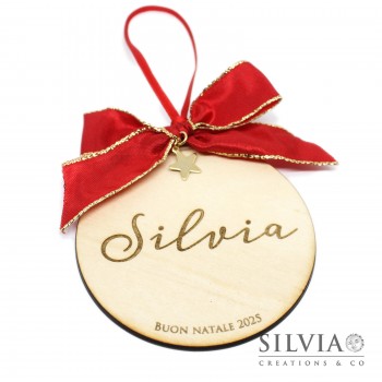 Decorazione natalizia tonda con nome e frase