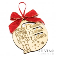 Decorazione natalizia tonda con schiaccianoci nome e breve frase