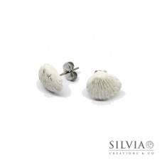 Orecchini a lobo con conchiglia bianca e argento 12x10 mm