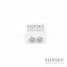 Orecchini a lobo con cuore grigio e strass