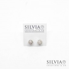 Orecchini a lobo perle pavè da 8 mm con strass bianchi