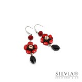 Orecchini pendenti con fiore rosso e goccia nera