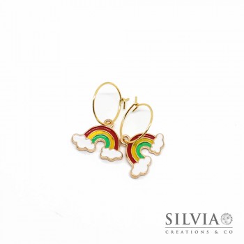 Orecchini a cerchio in acciaio color oro con arcobaleno