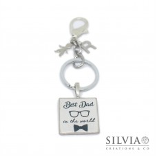 Portachiavi con scritta "Best Dad in the world" e charms