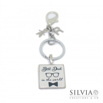 Portachiavi con scritta "Best Dad in the world" e charms