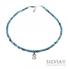Collana girocollo donna con perle di acquamarina blu chiaro da 4 mm e lettera