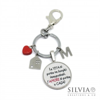 Portachiavi per casa con frase l'amore ti porta a casa e charms