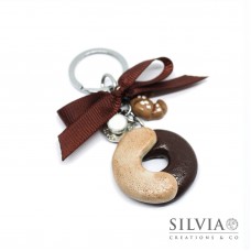 Portachiavi con biscotto abbracci brioches e tazzina Portachiavi con biscotto abbracci brioches e tazzina
