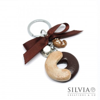 Portachiavi con biscotto abbracci brioches e tazzina Portachiavi con biscotto abbracci brioches e tazzina