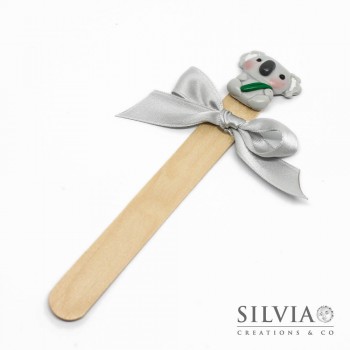Segnalibro paletta di legno con koala e foglia di eucalipto