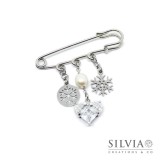 Spilla con cuore e fiocchi di neve per sciarpa o cardigan Spilla con cuore e fiocchi di neve per sciarpa o cardigan
